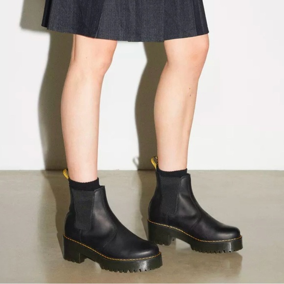 Doc Martens Black Rometty Wyoming Leather Platform Chelsea Boots - Picture 2 of 14